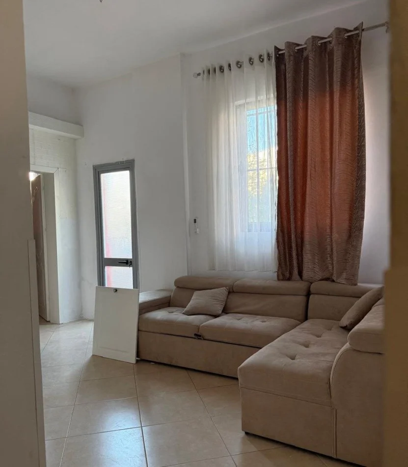 Tirane, jepet me qera apartament 1+1 Kati 1, 54 m² 350 € (Paskuqan)