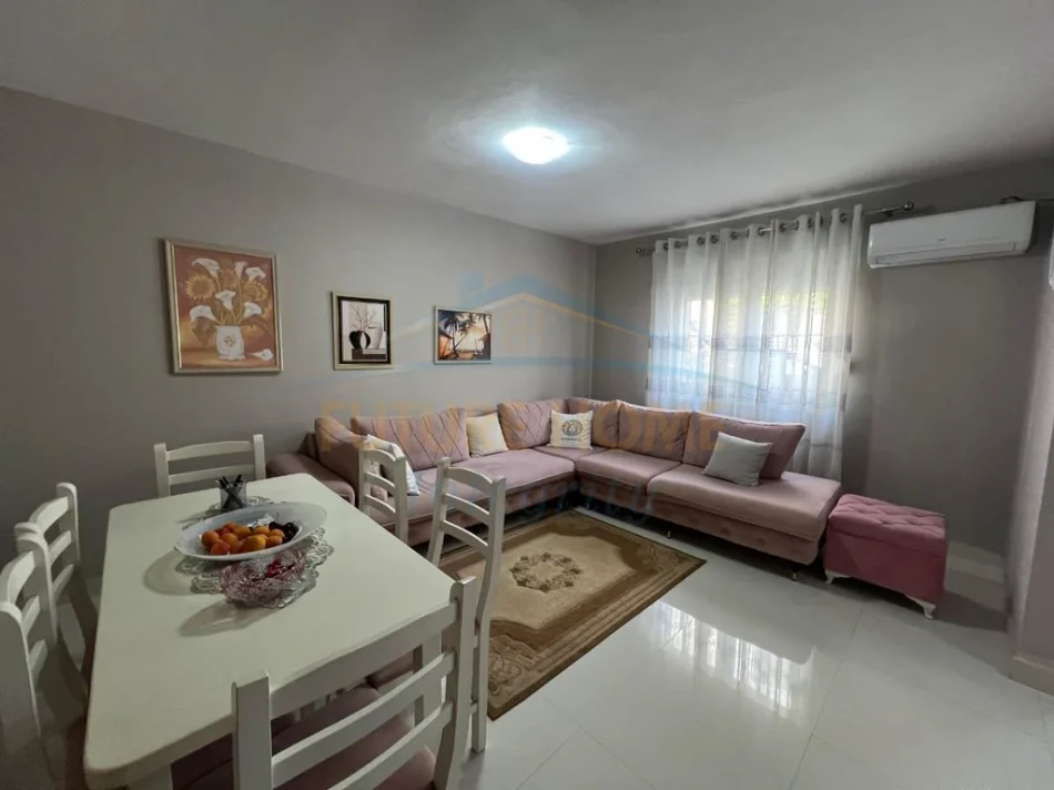 Tirane, jepet me qera apartament 1+1 Kati 1, 54 m² 480 € (ALIDEMI , Kompleksi Mangalem)