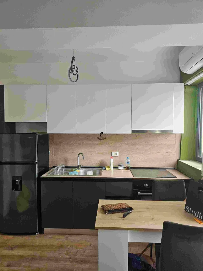 Tirane, jepet me qera apartament 1+1 Kati 1, 55 m² 400 € (BULEVARDI ZOGU 1)