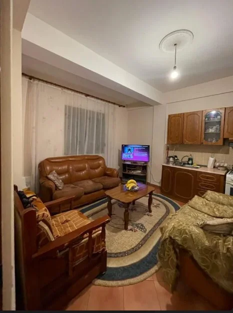 Tirane, jepet me qera apartament 1+1 Kati 1, 55 m² 400 € (Don Bosko)