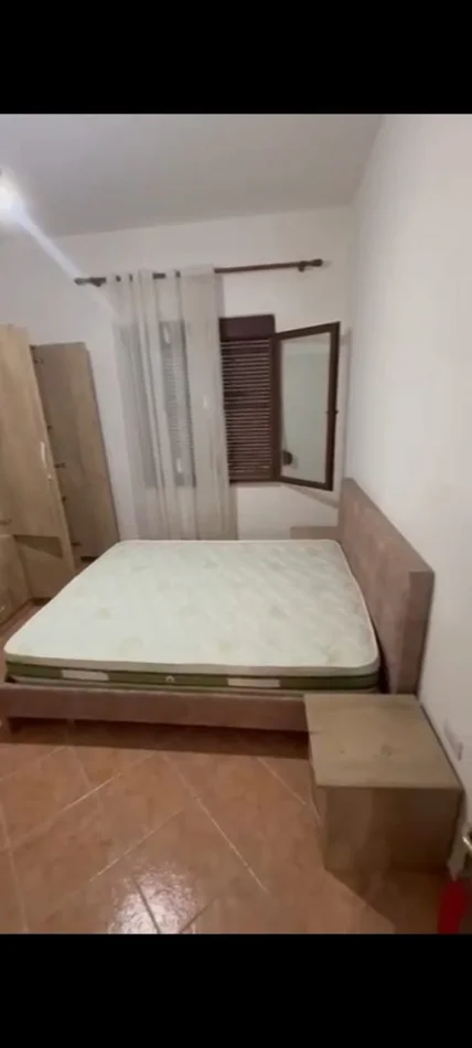 Tirane, jepet me qera apartament 1+1 Kati 1, 55 m² 450 € (Asllan Rusi)