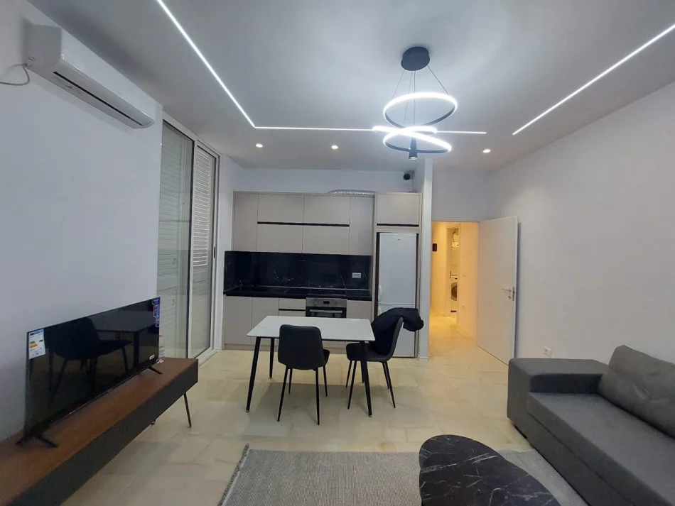 Tirane, jepet me qera apartament 1+1 Kati 1, 57 m² 500 € (Kodra E Diellit)