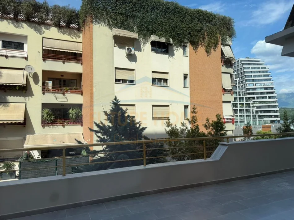 Tirane, jepet me qera apartament 1+1 Kati 1, 58 m² 750 € (Kopshti Zoologjik,)