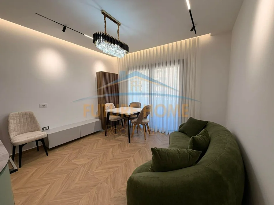 Tirane, jepet me qera apartament 1+1 Kati 1, 59 m² 650 € (UNAZE E RE)