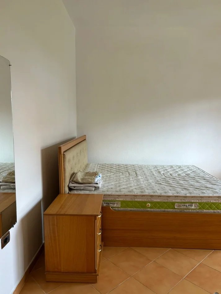 Tirane, jepet me qera apartament 1+1 Kati 1, 60 m² 350 € (Rruga Hajdar Konomi)