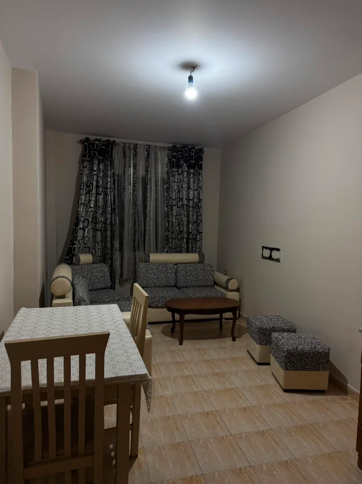 Tirane, jepet me qera apartament 1+1 Kati 1, 60 m² 400 € (RRUGA MARGARITA TUTULANI)