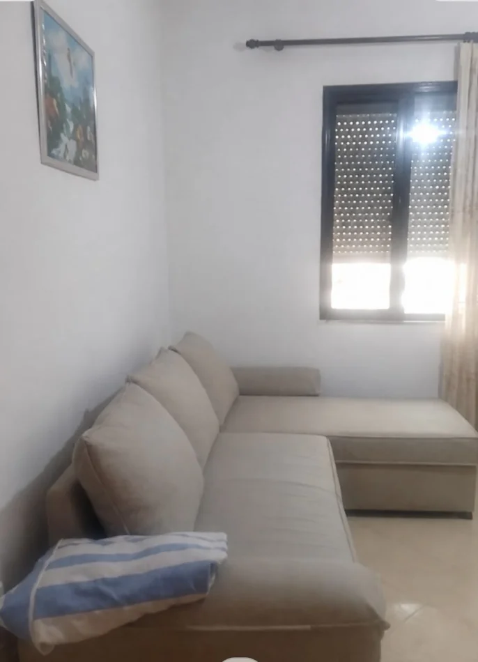 Tirane, jepet me qera apartament 1+1 Kati 1, 60 m² 400 € (Rruga e Dibres – Spitali Amerikan 2)