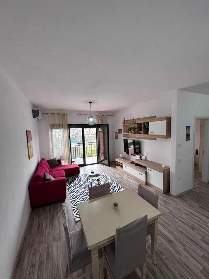 Tirane, jepet me qera apartament 1+1 Kati 1, 60 m² 450 € (Green city)