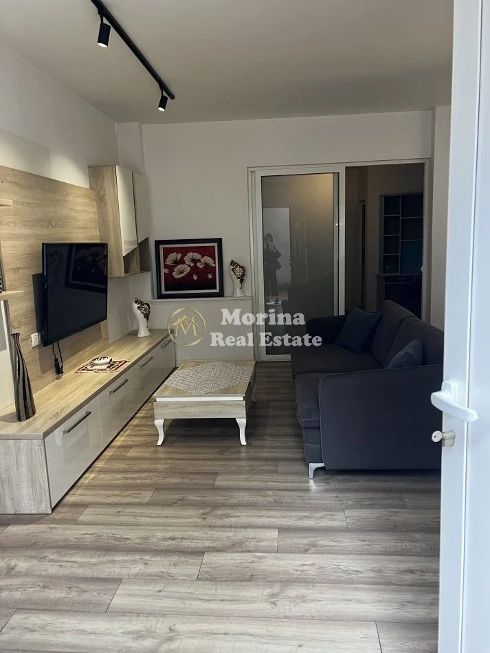 Tirane, jepet me qera apartament 1+1 Kati 1, 60 m² 480 € (Rruga e Barrikadave)