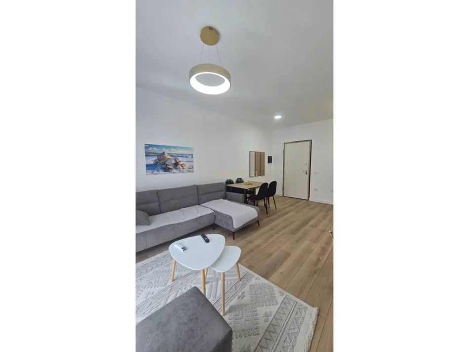 Tirane, jepet me qera apartament 1+1 Kati 1, 60 m² 500 €
