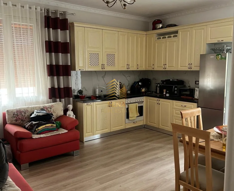 Tirane, jepet me qera apartament 1+1 Kati 1, 60 m² 500 € (Spitali QSUT)