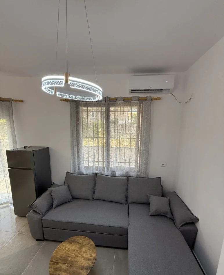 Tirane, jepet me qera apartament 1+1 Kati 1, 60 m² 520 € (Selitë)