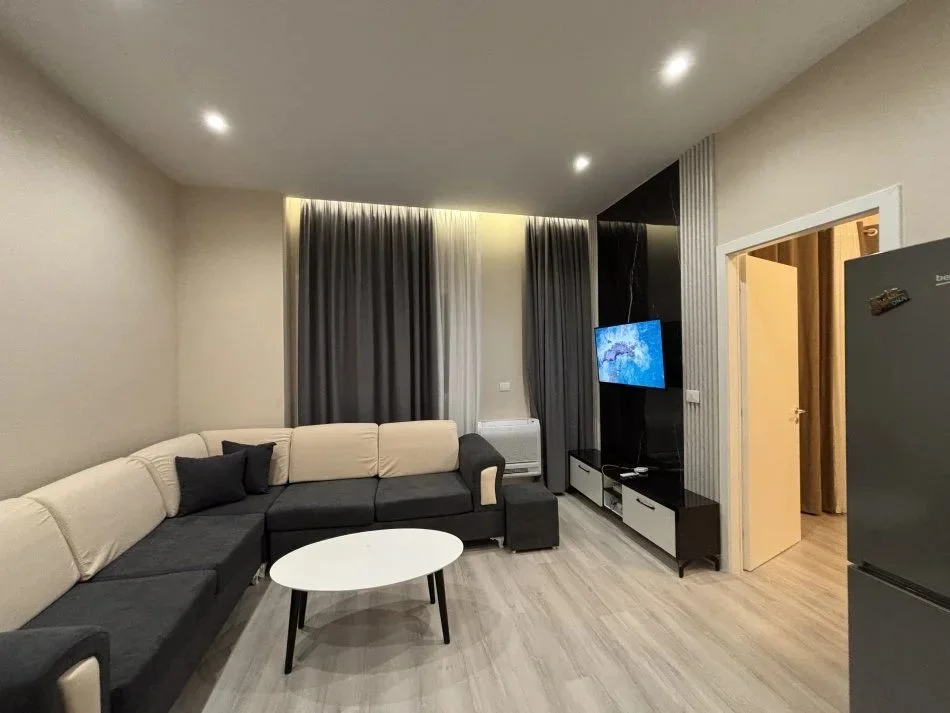 Tirane, jepet me qera apartament 1+1 Kati 1, 60 m² 550 € (Kodra e Diellit)