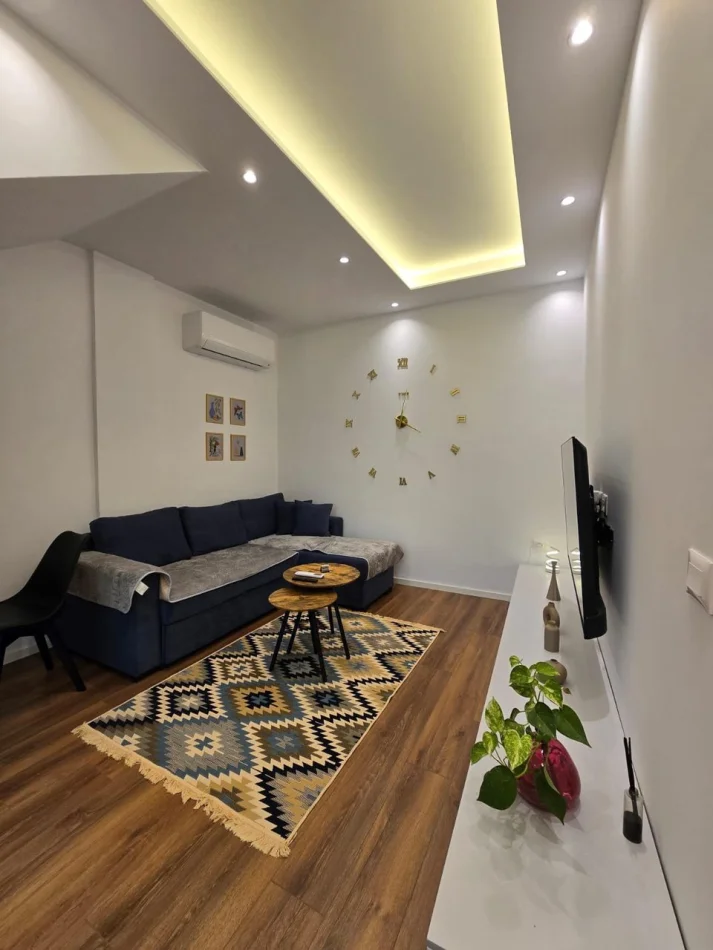 Tirane, jepet me qera apartament 1+1 Kati 1, 60 m² 600 € (Rruga E Durresit)