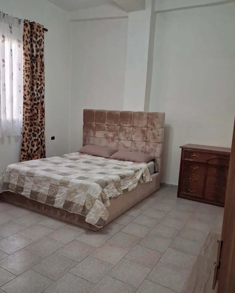 Tirane, jepet me qera apartament 1+1 Kati 1, 60 m² 650 € (21 DHJETORI)