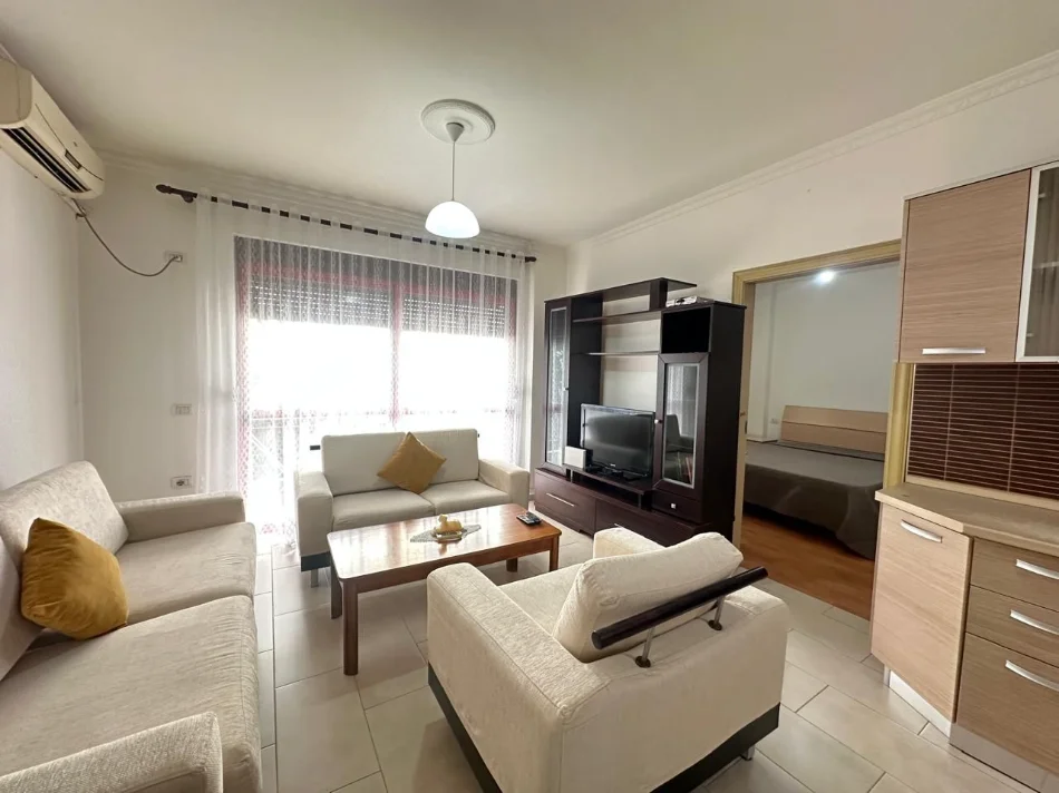 Tirane, jepet me qera apartament 1+1 Kati 1, 60 m² (zogu i zi)