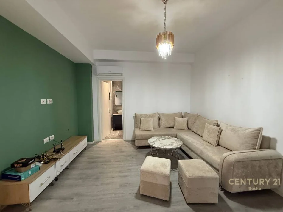 Tirane, jepet me qera apartament 1+1 Kati 1, 63 m² 430 € (Laprake bosko147185)