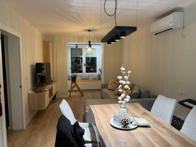 Tirane, jepet me qera apartament 1+1 Kati 1, 64 m² 750 € (MYSLYM SHYRI)