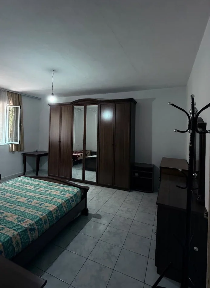 Tirane, jepet me qera apartament 1+1 Kati 1, 65 m² 400 € (Zogu i Zi)