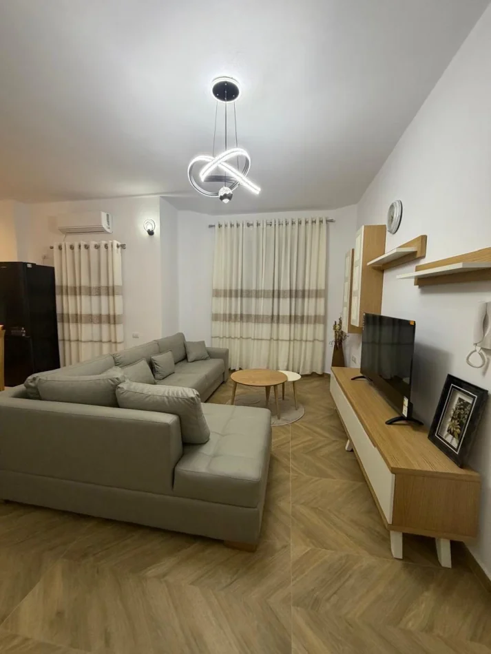 Tirane, jepet me qera apartament 1+1 Kati 1, 65 m² 450 € (Selitë)
