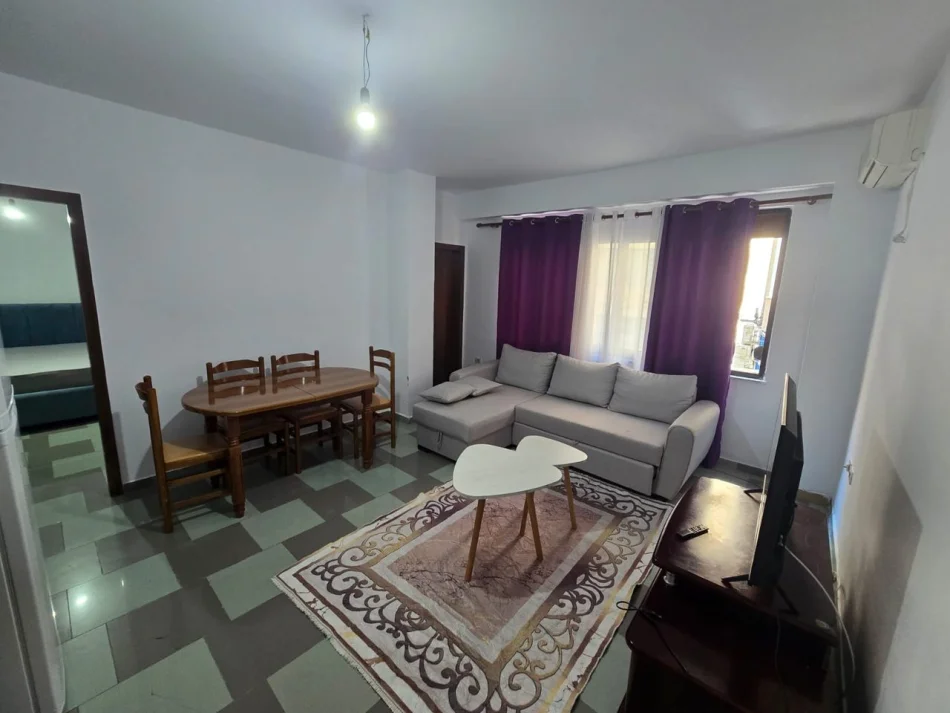 Tirane, jepet me qera apartament 1+1 Kati 1, 65 m² 500 € (Rruga e Elbasanit)