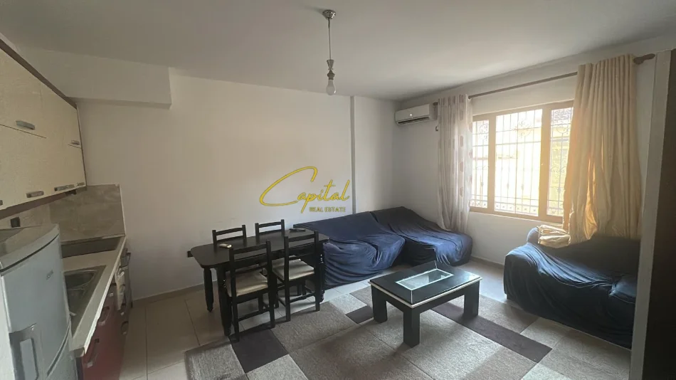 Tirane, jepet me qera apartament 1+1 Kati 1, 65 m² 500 € (VILA GOLD)