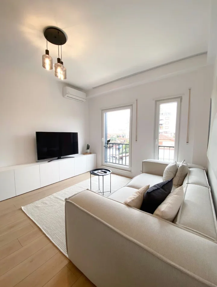 Tirane, jepet me qera apartament 1+1 Kati 1, 65 m² 750 € (JORDAN MISJA)