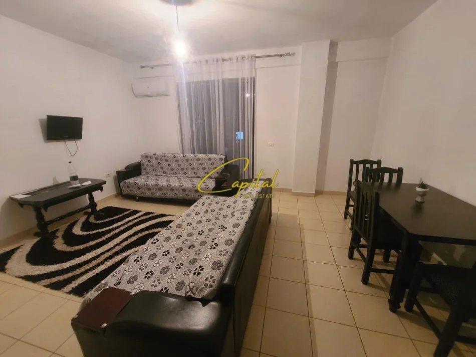 Tirane, jepet me qera apartament 1+1 Kati 1, 70 m² 380 € (YZBERISHT)