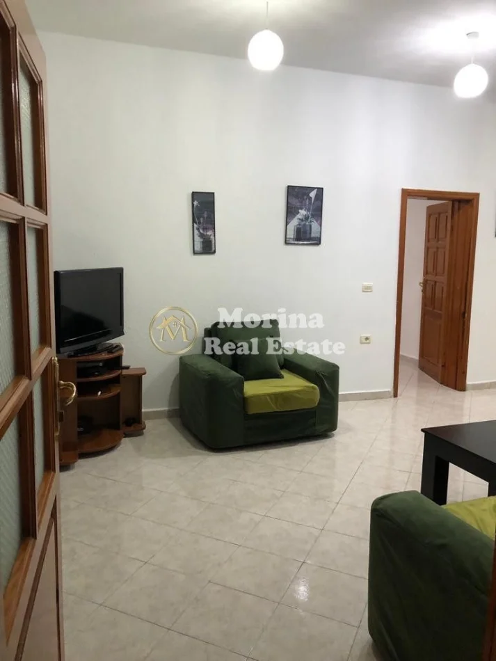 Tirane, jepet me qera apartament 1+1 Kati 1, 70 m² 400 € (Vilat Amerikane)