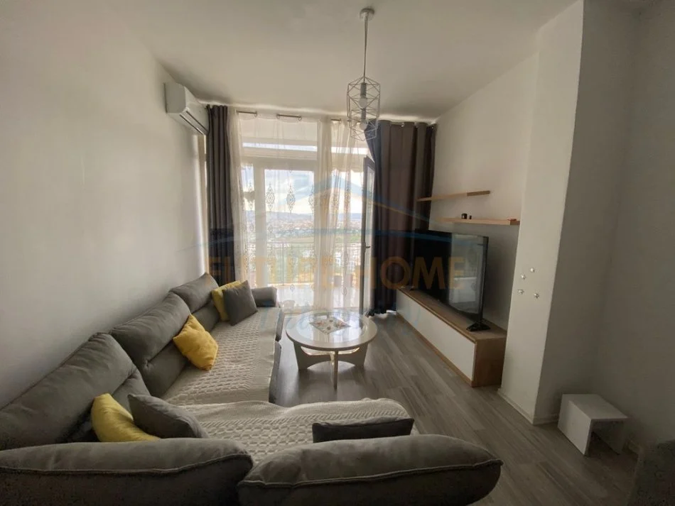 Tirane, jepet me qera apartament 1+1 Kati 1, 70 m² 400 € (rruga e dajtit)