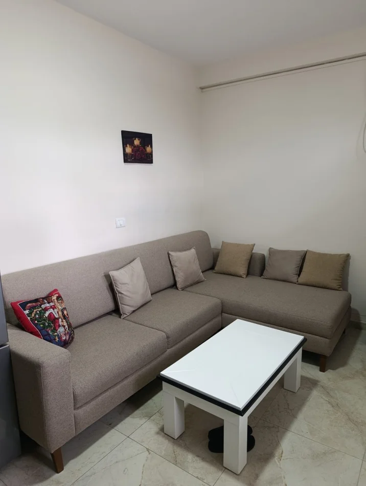Tirane, jepet me qera apartament 1+1 Kati 1, 70 m² 430 € (Spitali Amerikan 2)
