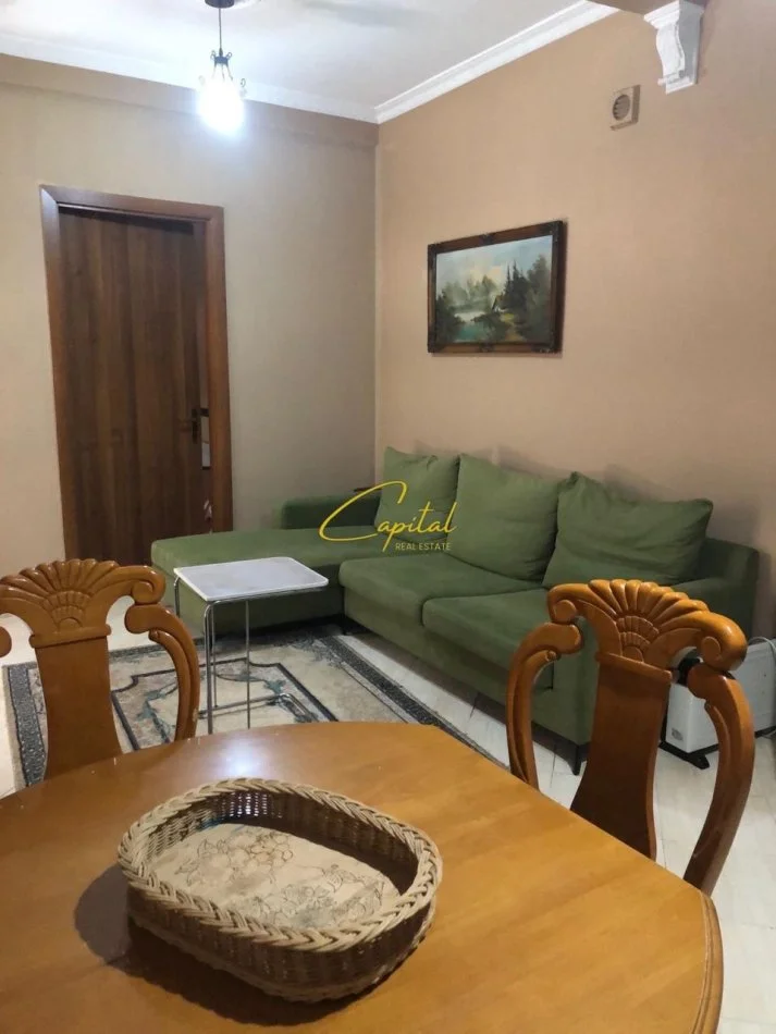 Tirane, jepet me qera apartament 1+1 Kati 1, 70 m² 500 € (MEDRESEJA)