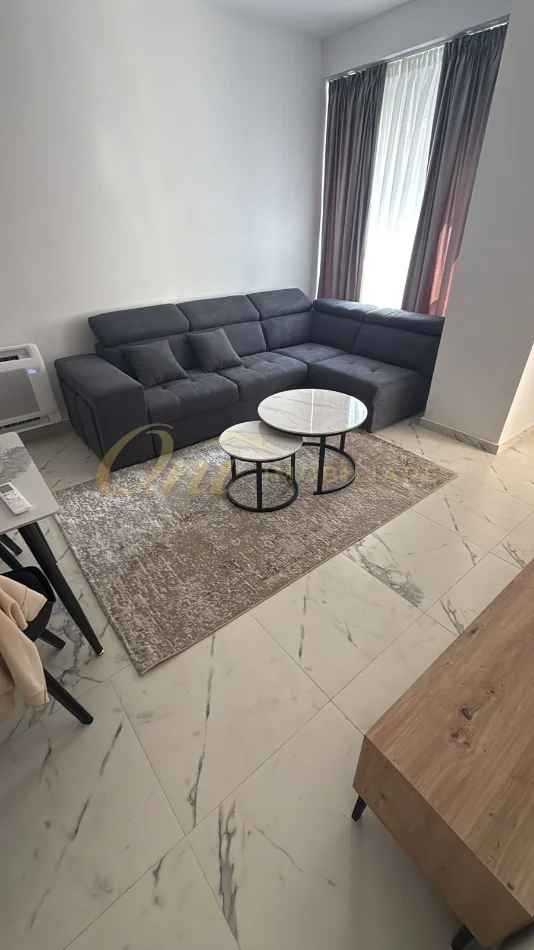 Tirane, jepet me qera apartament 1+1 Kati 1, 70 m² 550 € (LAPRAKE)