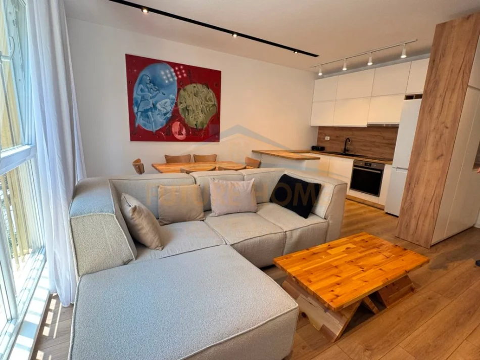 Tirane, jepet me qera apartament 1+1 Kati 1, 70 m² 650 € (SELITE)