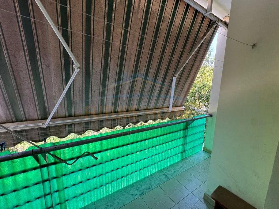 Tirane, jepet me qera apartament 1+1 Kati 1, 70 m² (Ministria e Jashtme, Brryl.)