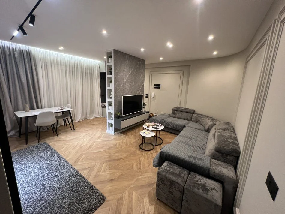 Tirane, jepet me qera apartament 1+1 Kati 1, 72 m² 700 € (Kodra e Diellit 1)