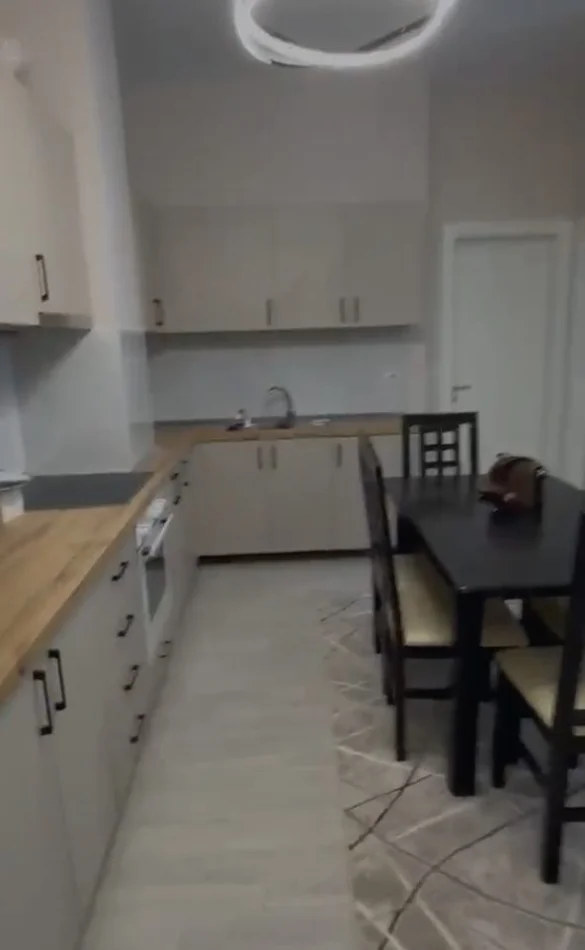 Tirane, jepet me qera apartament 1+1 Kati 1, 74 m² 500 € (Rruga Teodor Keko)