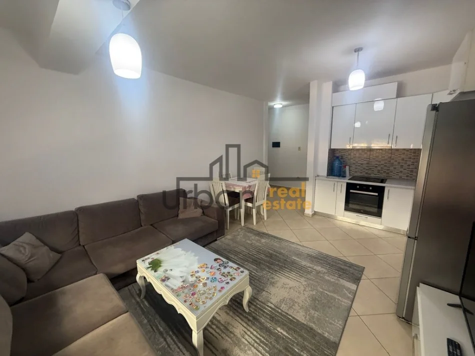 Tirane, jepet me qera apartament 1+1 Kati 1, 75 m² 400 € (Fratari,Astir)