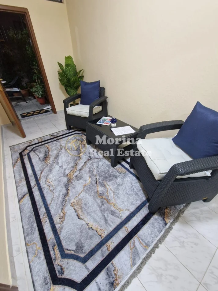 Tirane, jepet me qera apartament 1+1 Kati 1, 75 m² 700 € (Vasil Shanto)