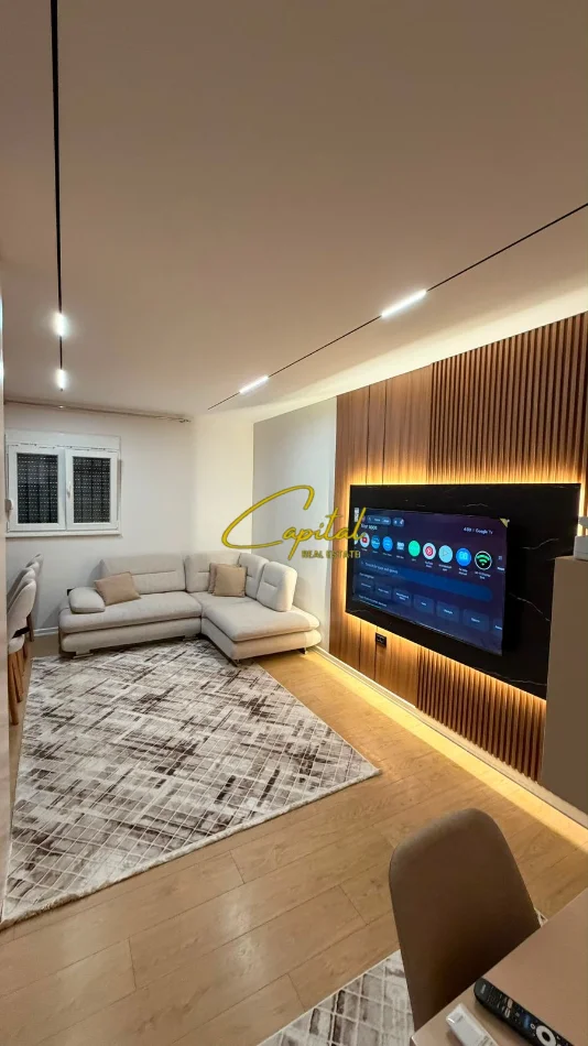 Tirane, jepet me qera apartament 1+1 Kati 1, 80 m² 656.500 € (RRUGA E DIBRES)