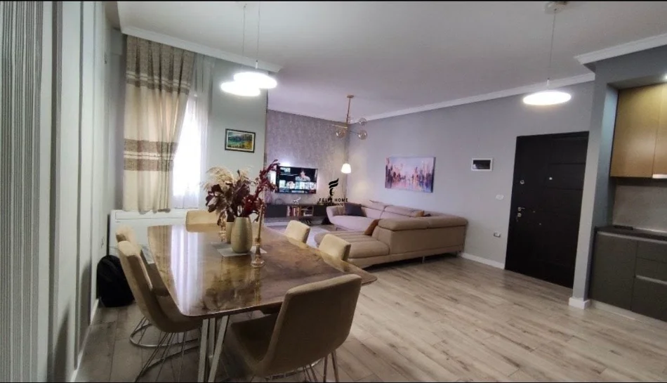 Tirane, jepet me qera apartament 1+1 Kati 1, 99 m² 600 € (KOPSHTI BOTANIK)