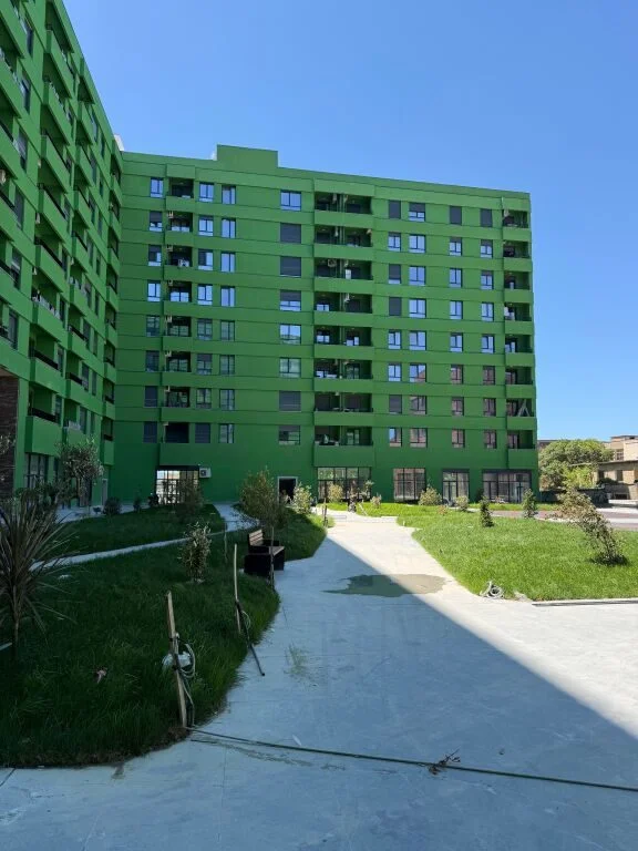 Tirane, jepet me qera apartament 1+1 Kati 2, 400 € (Rruga 5 Maji)