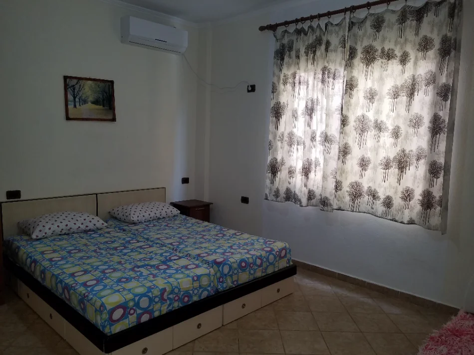 Tirane, jepet me qera apartament 1+1 Kati 2, 50 m² 400 € (Rruga 5 maji prane qendres tregtare concord)