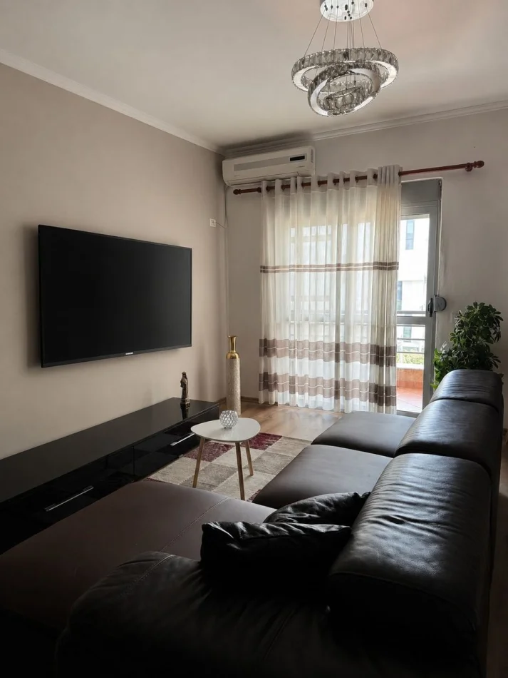 Tirane, jepet me qera apartament 1+1 Kati 2, 50 m² 450 € (Astir)