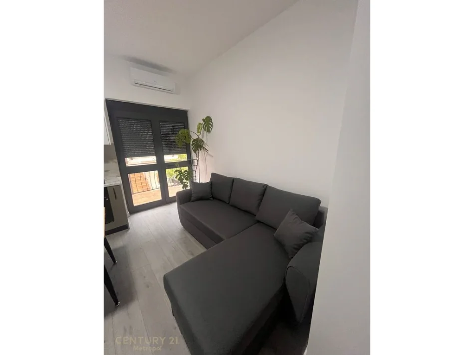 Tirane, jepet me qera apartament 1+1 Kati 2, 50 m² 500 €
