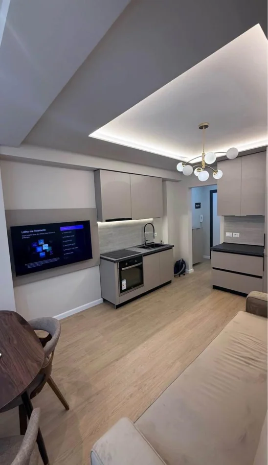 Tirane, jepet me qera apartament 1+1 Kati 2, 55 m² 600 € (Brryli)
