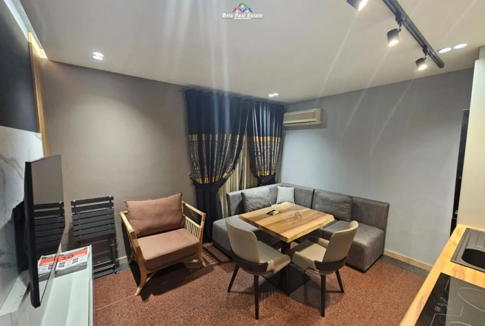 Tirane, jepet me qera apartament 1+1 Kati 2, 57 m² 620 € (Qender)
