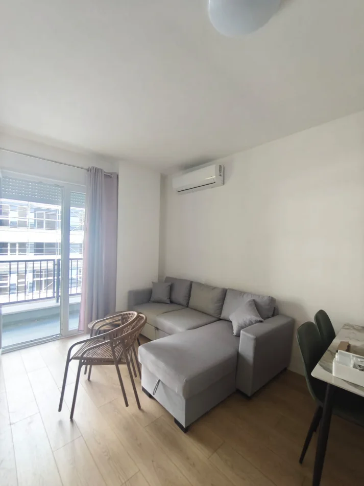 Tirane, jepet me qera apartament 1+1 Kati 2, 58 m² (Univers City)