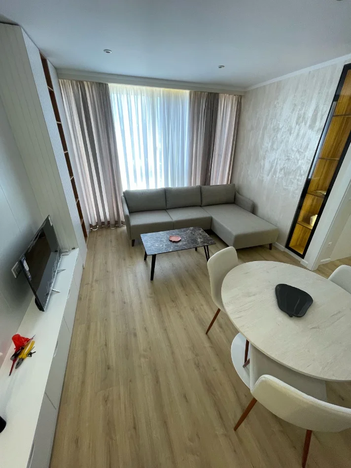 Tirane, jepet me qera apartament 1+1 Kati 2, 60 m² 600 € (Bulevardi i Ri, Rruga Karl Gega)