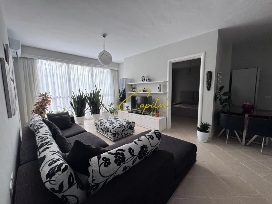 Tirane, jepet me qera apartament 1+1 Kati 2, 60 m² 650 € (ISH PARKU)